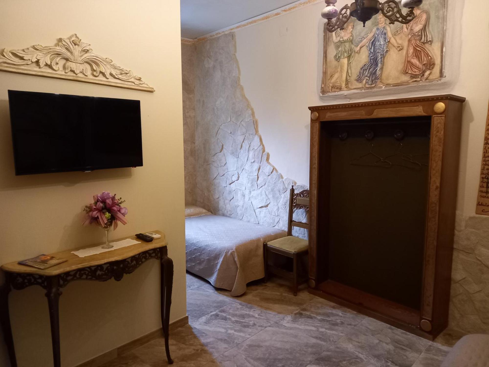 Sicilia In Miniatura "L'Atelier Dell'Etna" Bed & Breakfast Дзаферана Етнеа Стая снимка